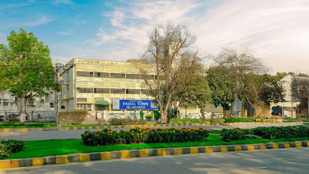 Privatisation of Services International Hotel – Lahore High Court Representation